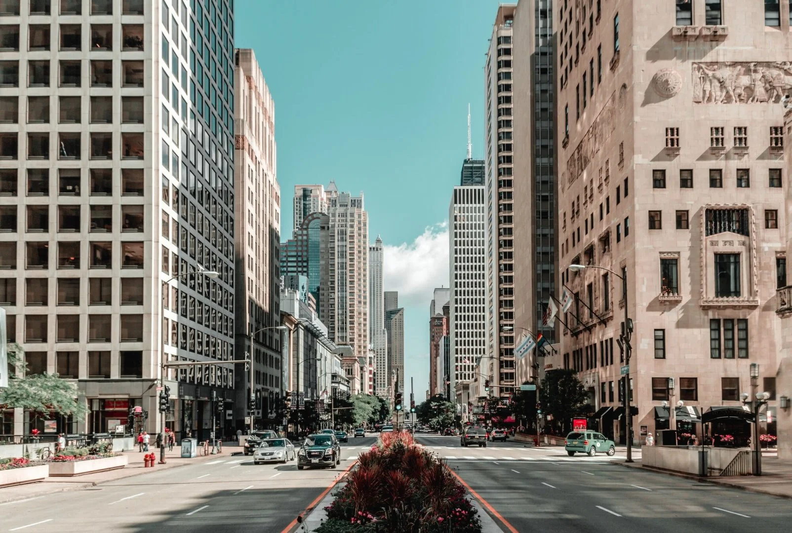Downtown Chicago – Ideal for Moving Services Downtown Chicago street view, ideal for moving services and local movers.