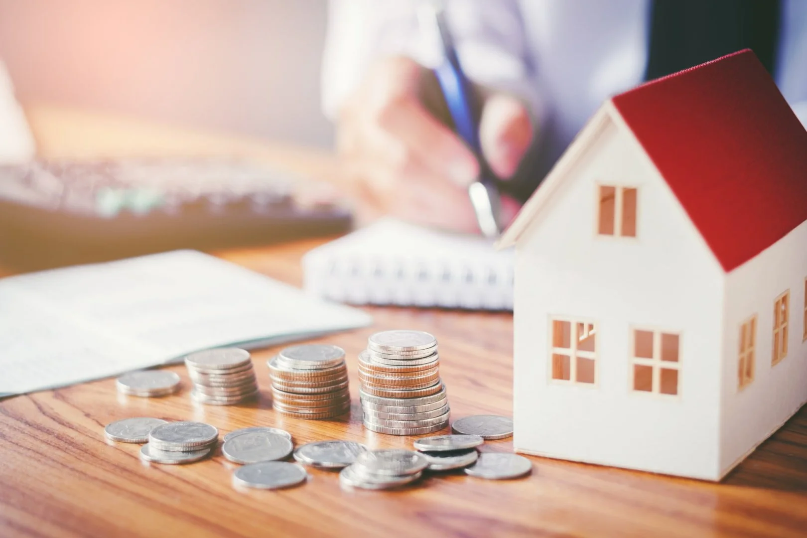 Save Money for Moving Costs Saving money for moving costs with Moovers Chicago, a trusted moving company.