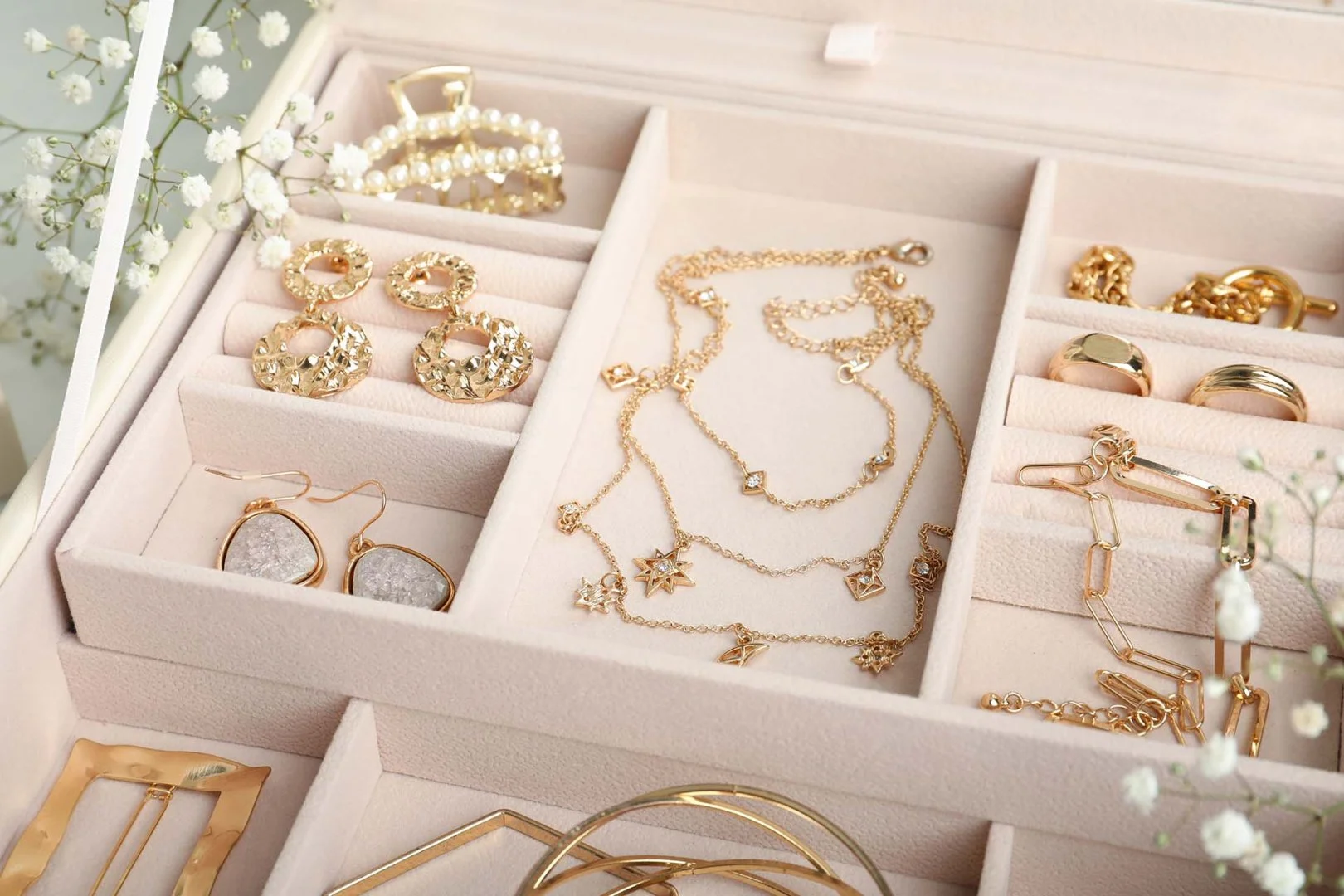 Packing Jewelry for Moving Jewelry packed for moving by Moovers Chicago, a trusted moving company.