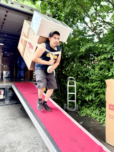 Loanding and unloading services