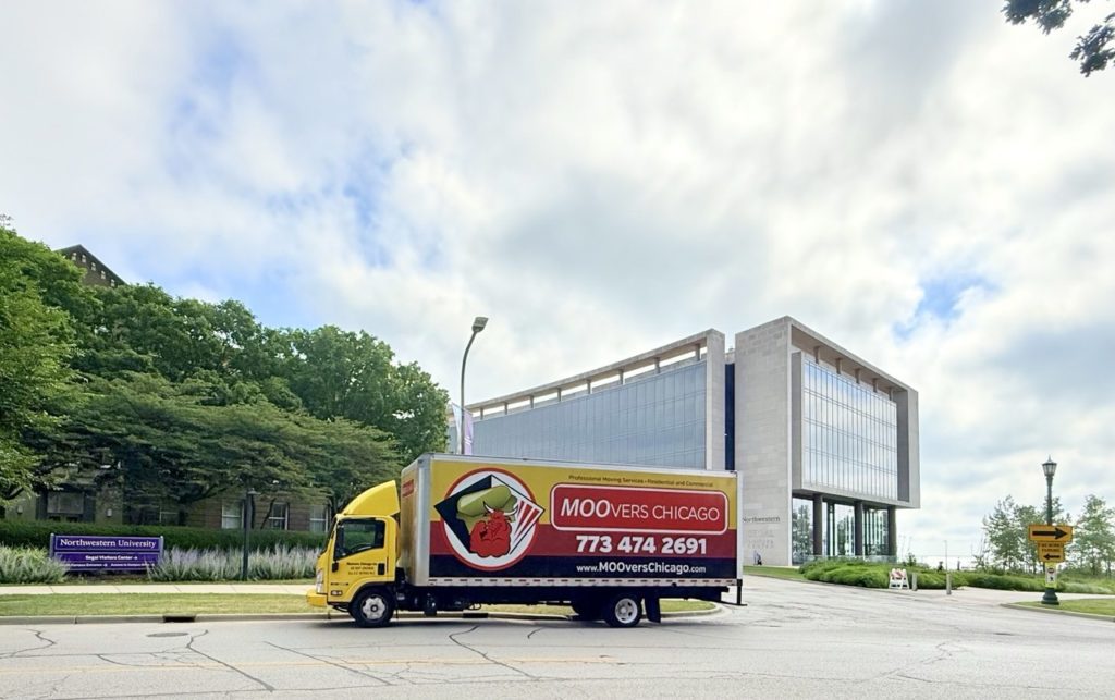 Moovers Chicago Truck In town Moovers Chicago Truck In town