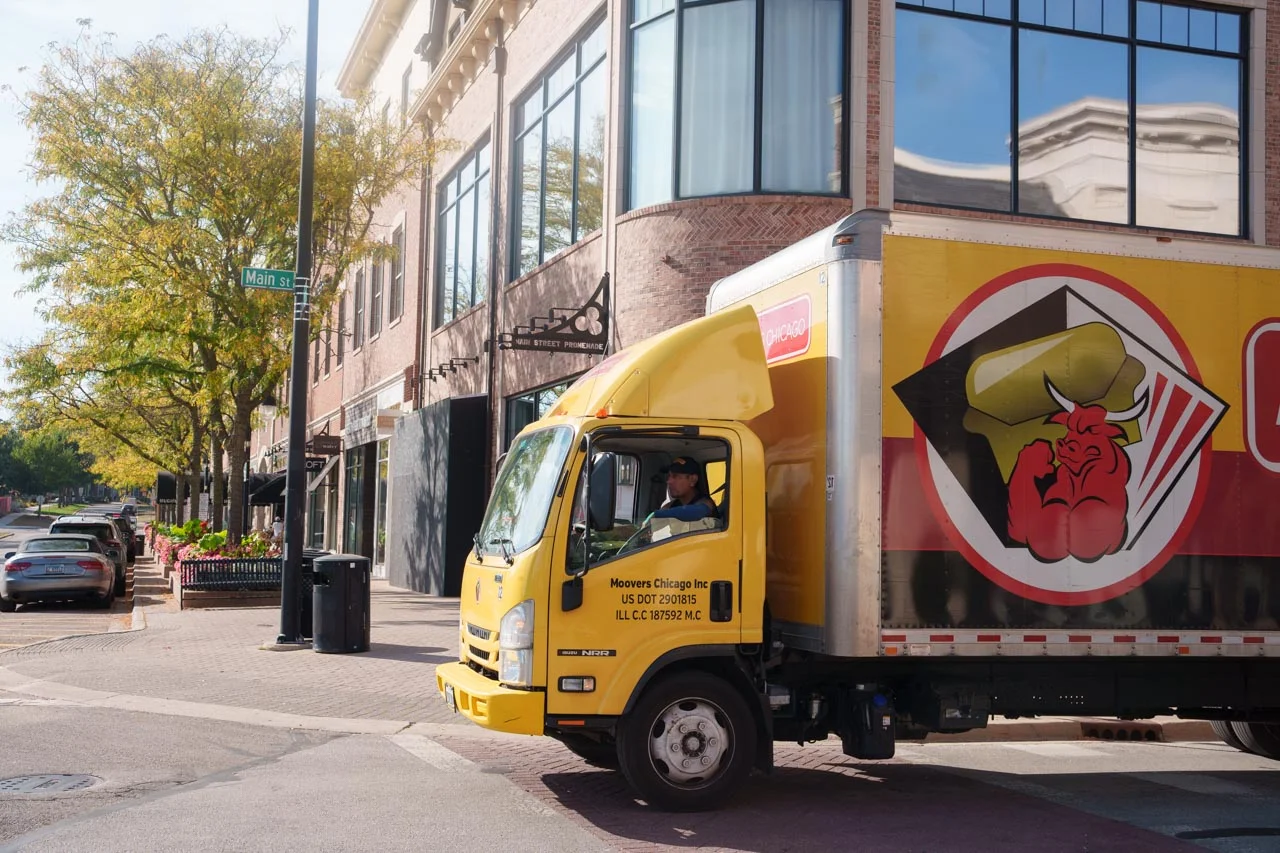 Moovers Chicago – Trusted Local Movers Moovers Chicago truck providing local moving services in Naperville, IL.