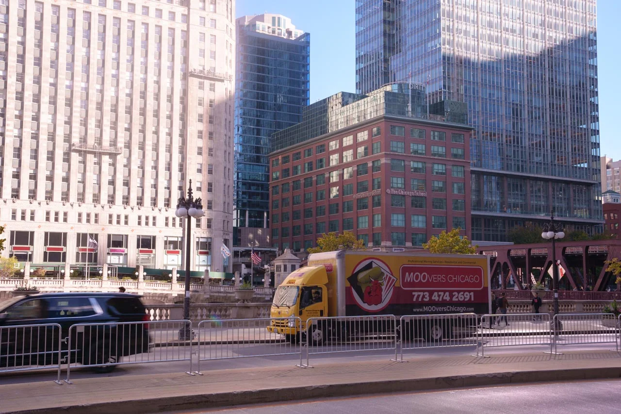 Moovers Chicago Truck in River North Moovers Chicago truck in River North, local and long distance moving services.
