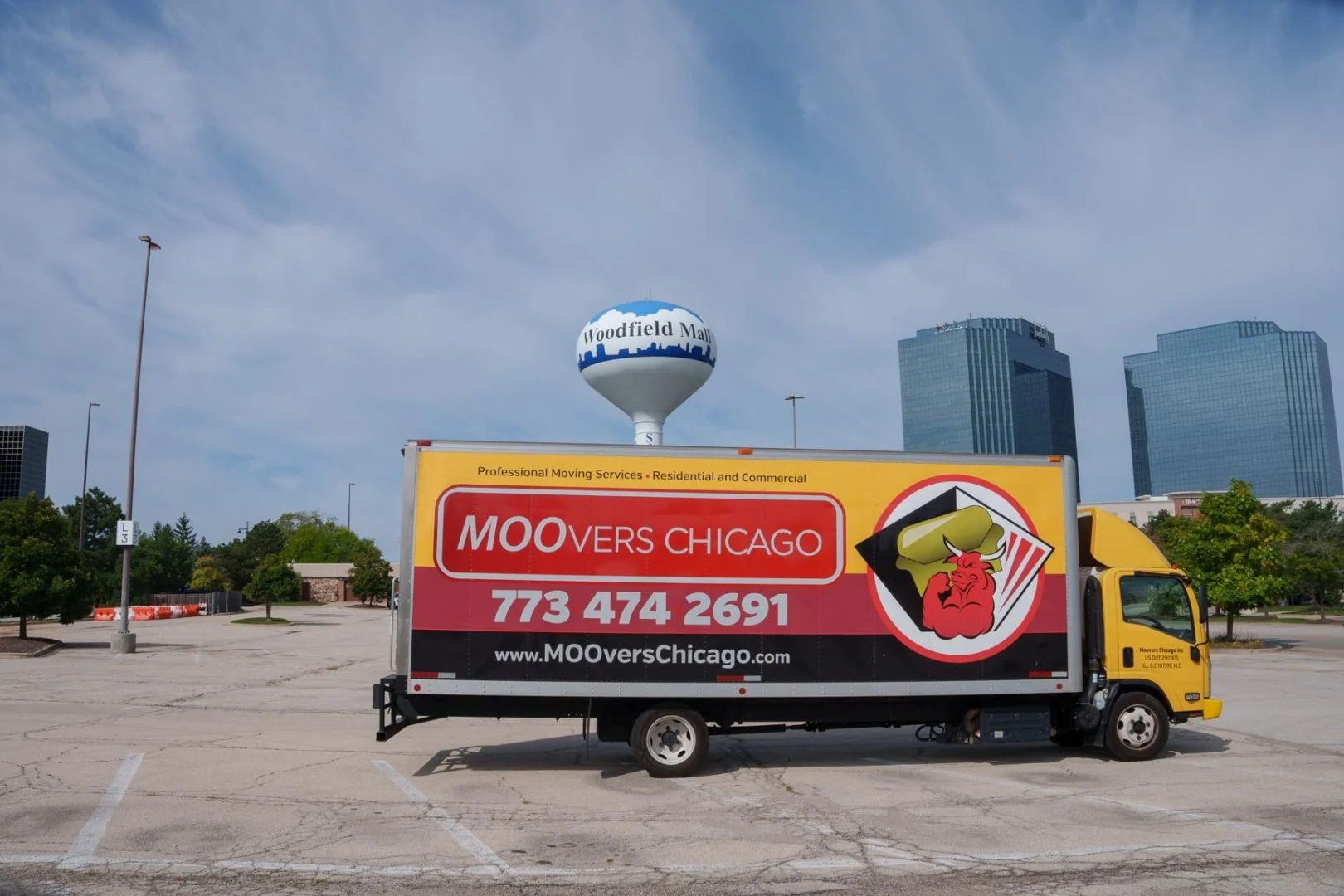 Moovers Chicago Moving Truck Truck from Moovers Chicago moving services in Schaumburg, IL.