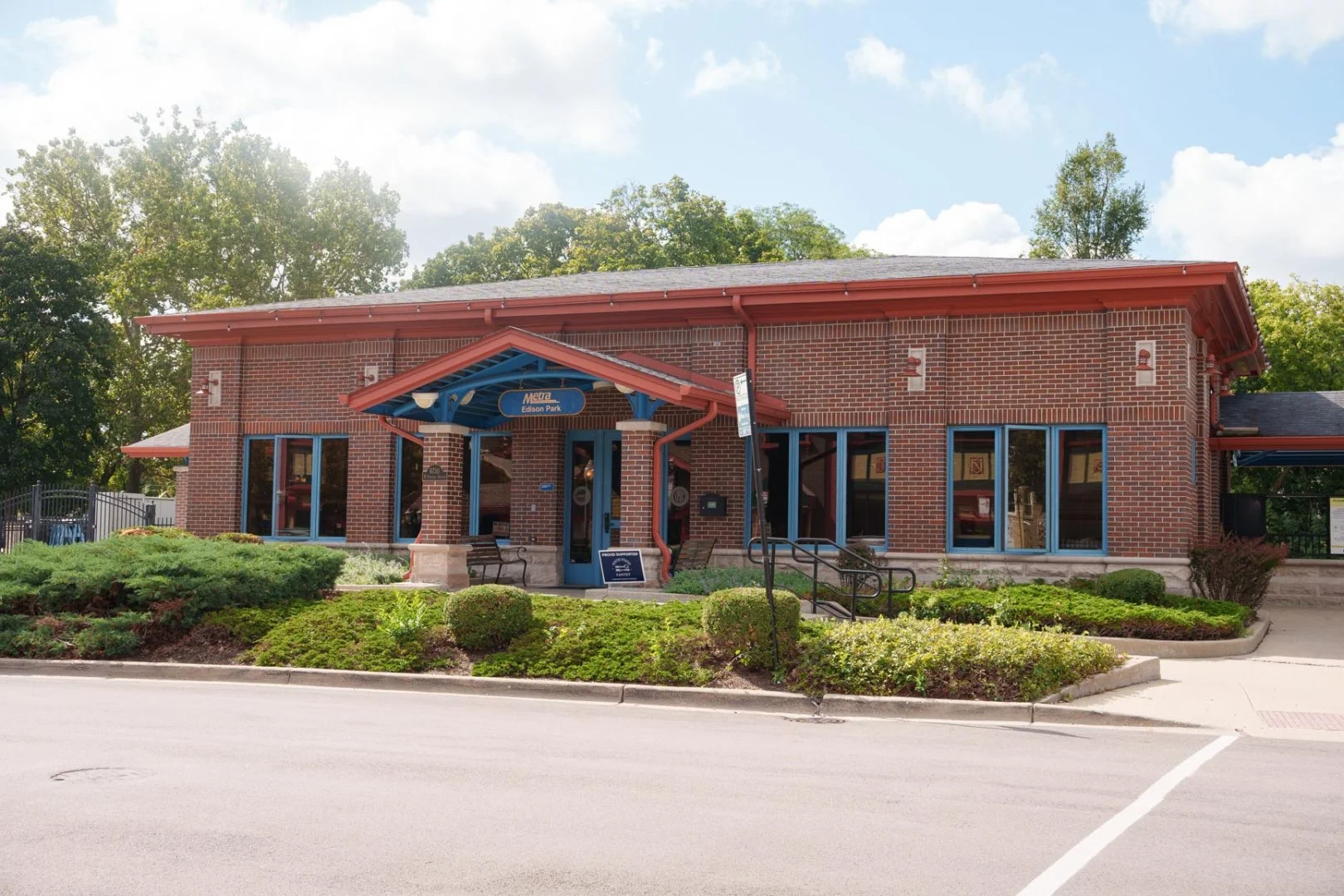 Moovers Chicago Office Moovers Chicago office building, local moving company in Edison Park, IL.