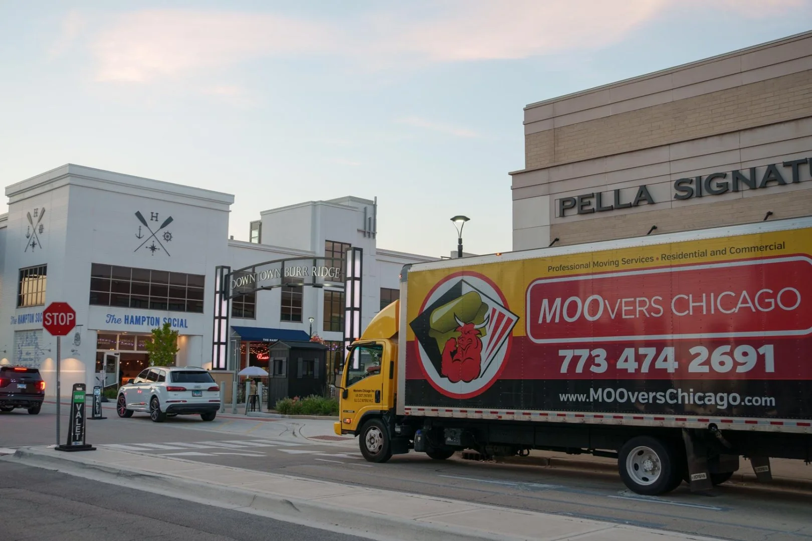 Moovers Chicago Truck in Burr Ridge Moovers Chicago truck in Burr Ridge, IL offering professional moving services.