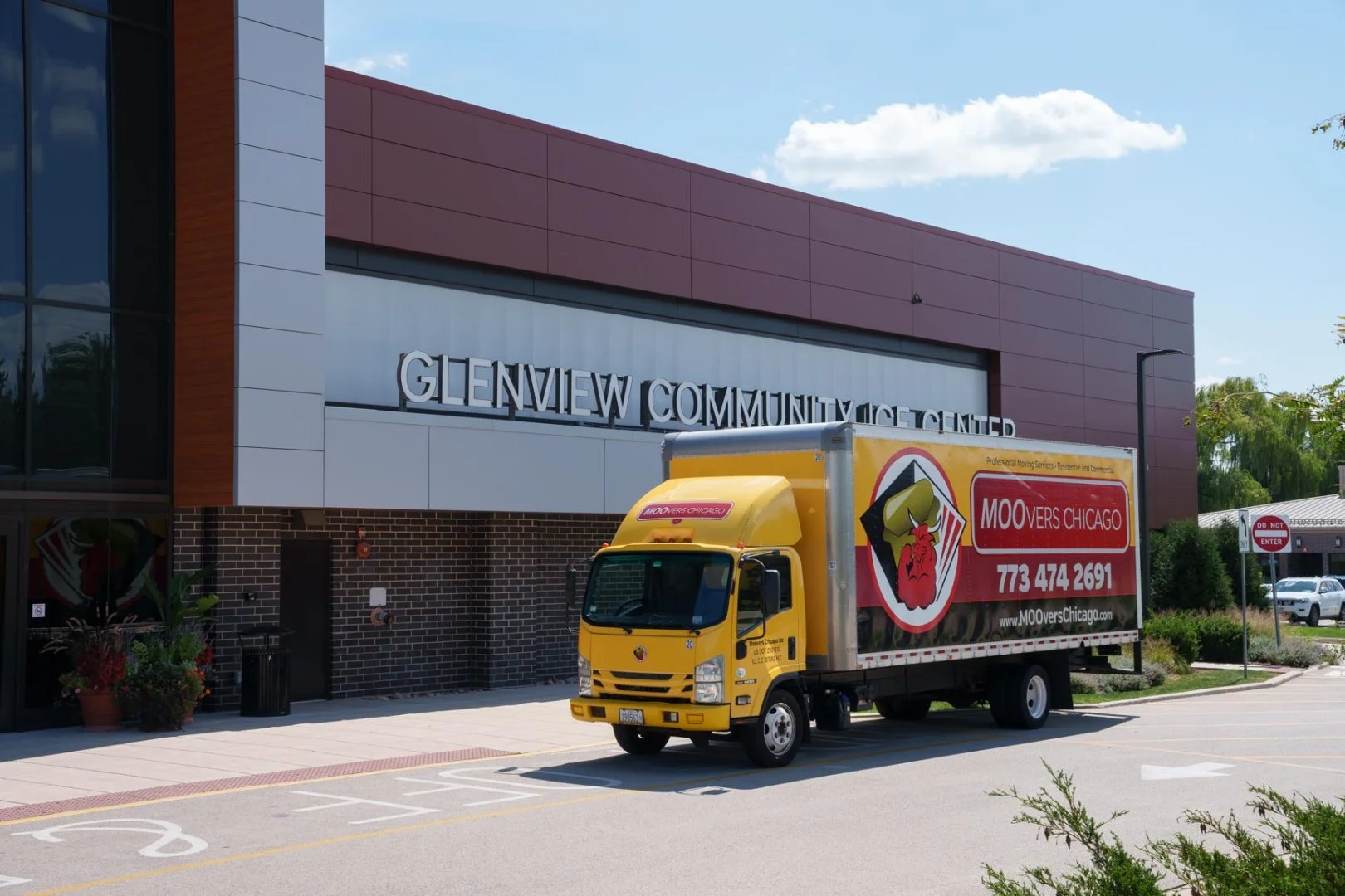 Moovers Chicago at Glenview Community Center Moovers Chicago truck parked at Glenview Community Center, IL.