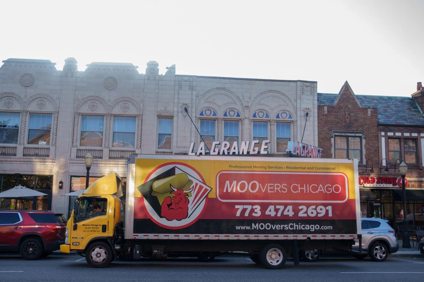 Moovers Chicago Truck in La Grange Moovers Chicago truck offering professional moving services in La Grange, IL.