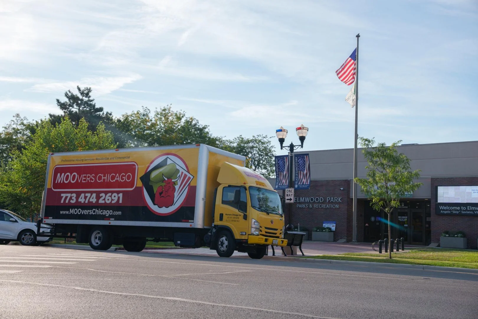Moovers Chicago Truck at Elmwood Park Moovers Chicago truck parked at Elmwood Park, IL, local and long distance moving services.
