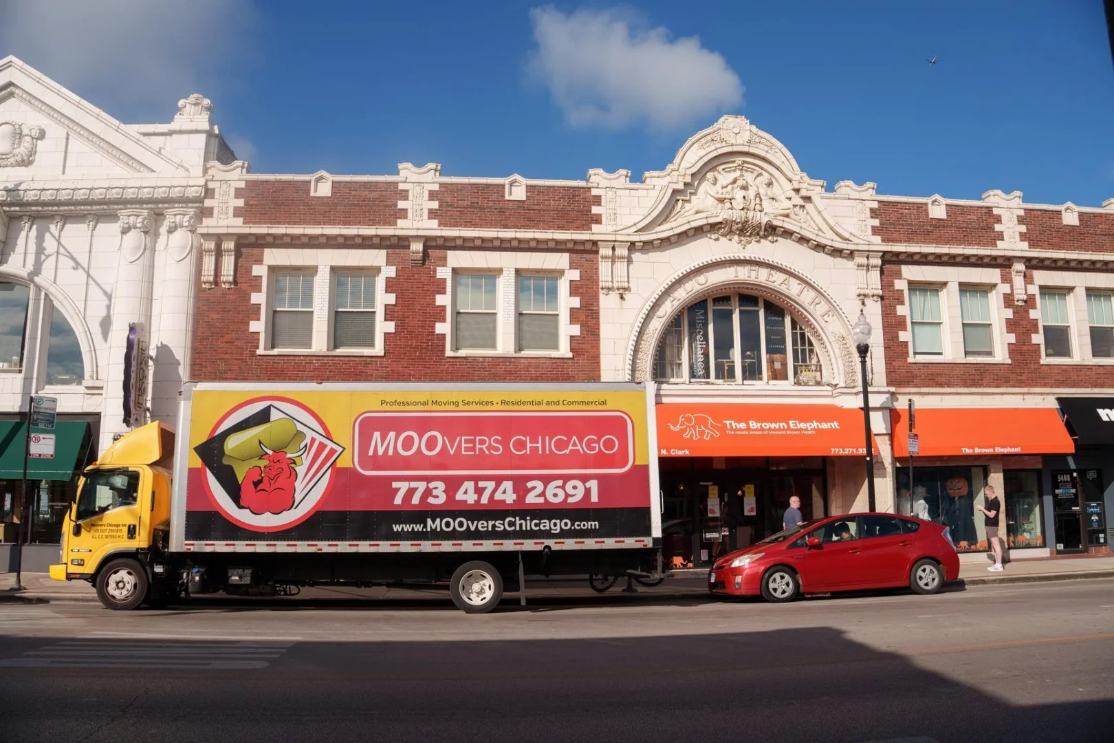 Moovers Chicago Truck Moovers Chicago truck parked in front of a historic building, offering local and long distance moving services in Andersonville, IL.