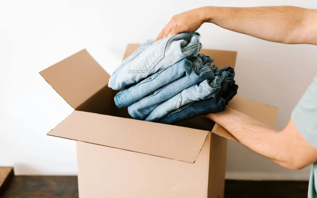 Professional Guide: How to Pack Clothes for Moving