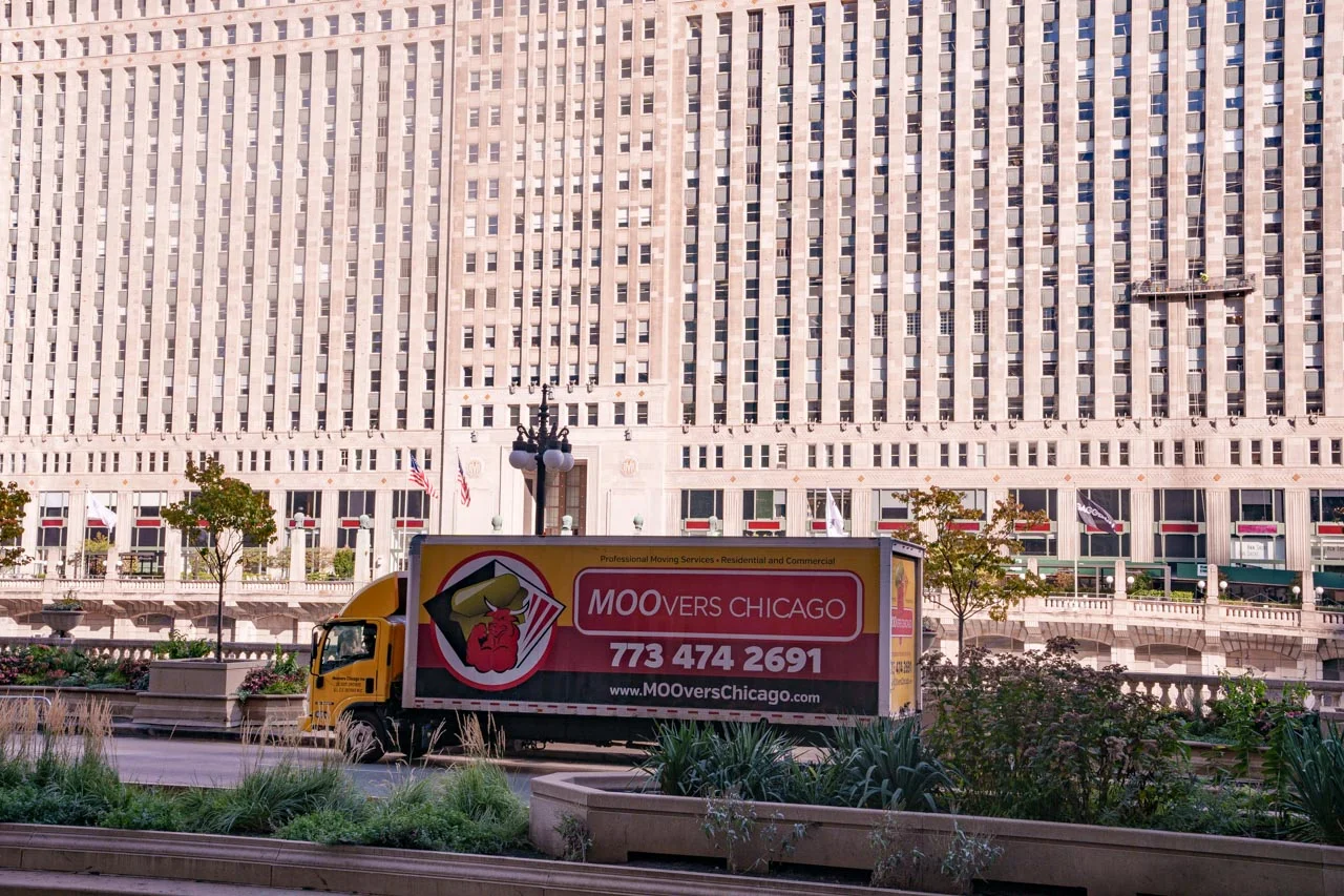 Moovers Chicago truck in River North, local and long distance moving services.