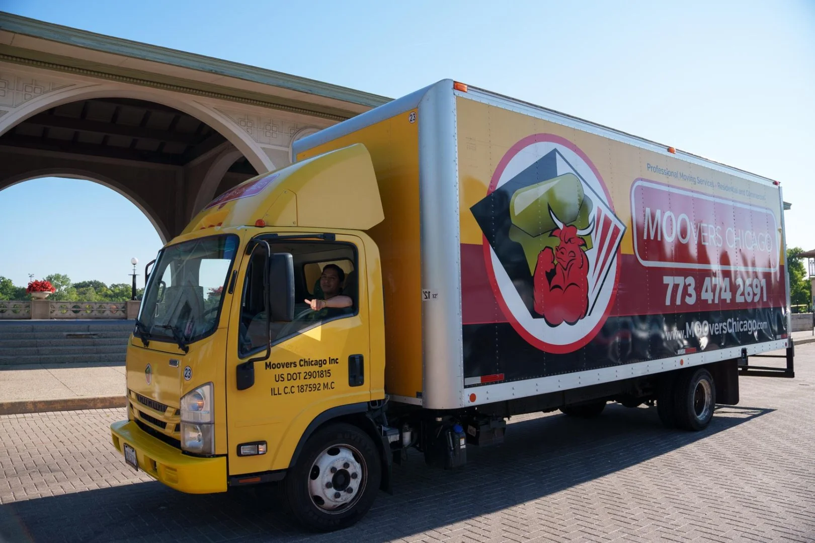 Moovers Chicago truck in Humboldt Park offering local and long distance moving services.